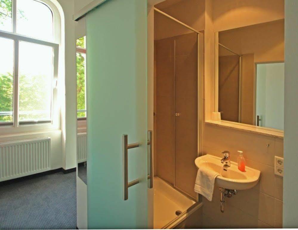 Hotel Zwischen Den Seen Waren  Ngoại thất bức ảnh