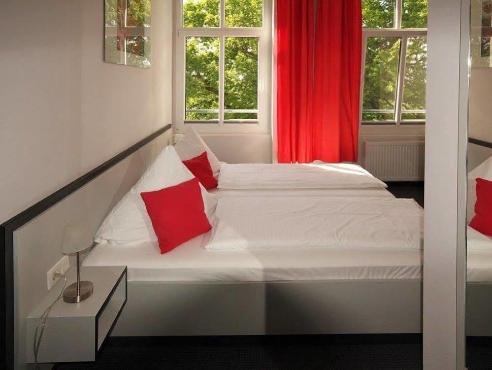Hotel Zwischen Den Seen Waren  Ngoại thất bức ảnh