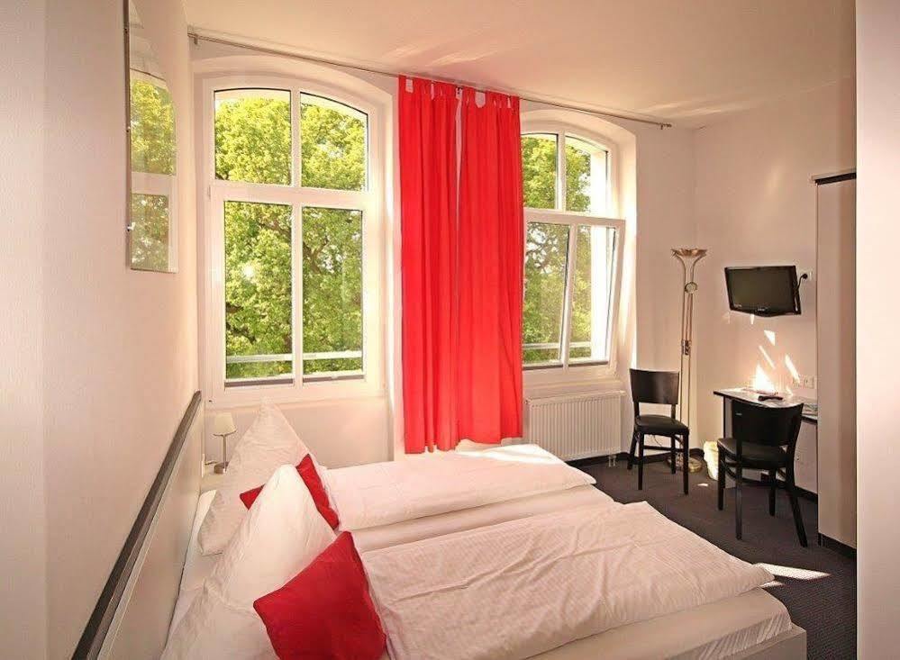 Hotel Zwischen Den Seen Waren  Ngoại thất bức ảnh