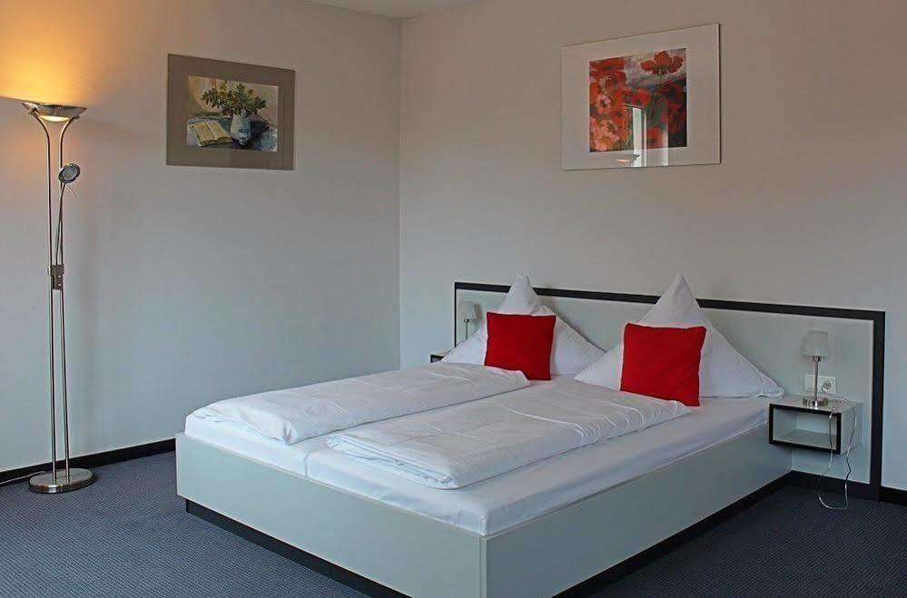 Hotel Zwischen Den Seen Waren  Ngoại thất bức ảnh